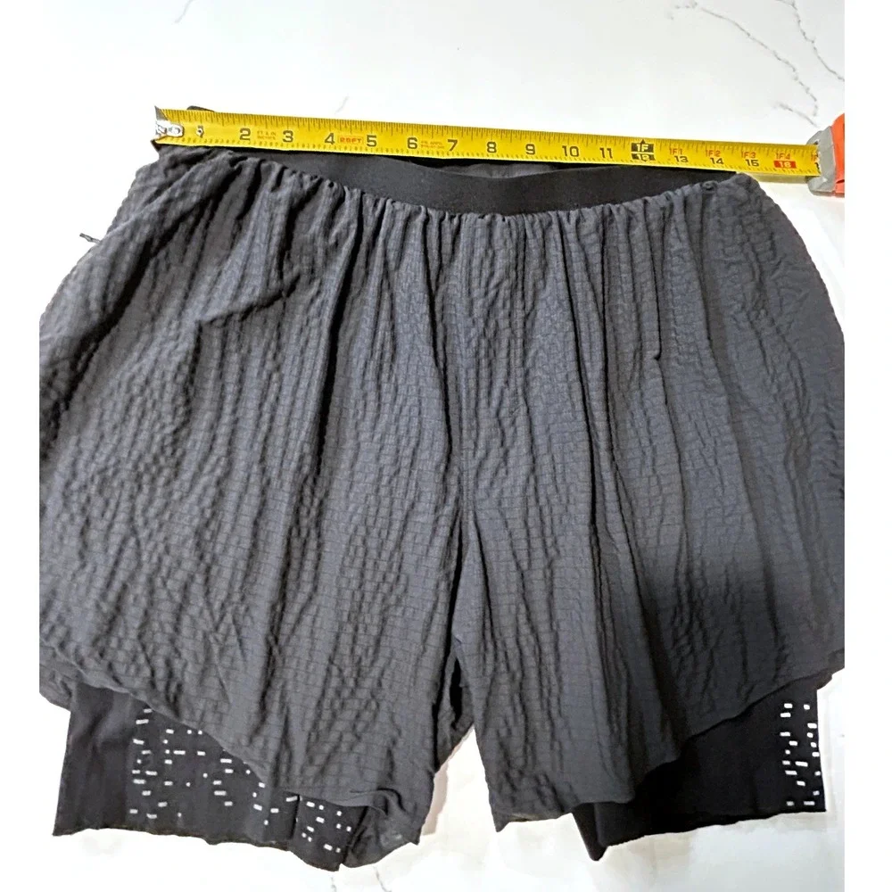 Lululemon Lab Mens 2-in-1 Running Shorts Black Textured Reflective Liner 30